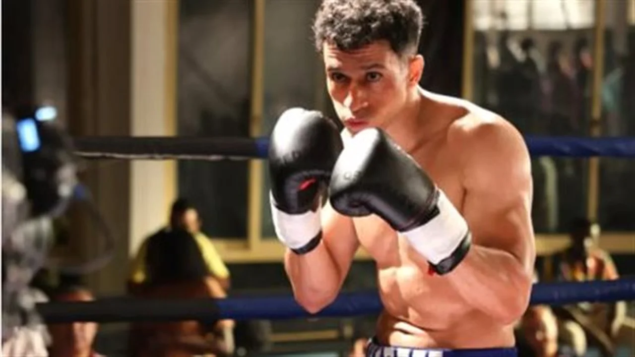 صراع عصام عمر.. مواعيد عرض مسلسل بطل العالم على منصة شاهد وقنوات MBC